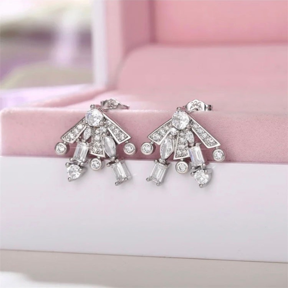 - Gorgeous Swarovski Elements Studs - image 2